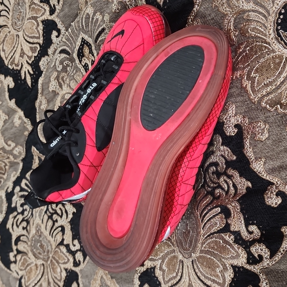 Mens  nike  720 only  worn 3 times